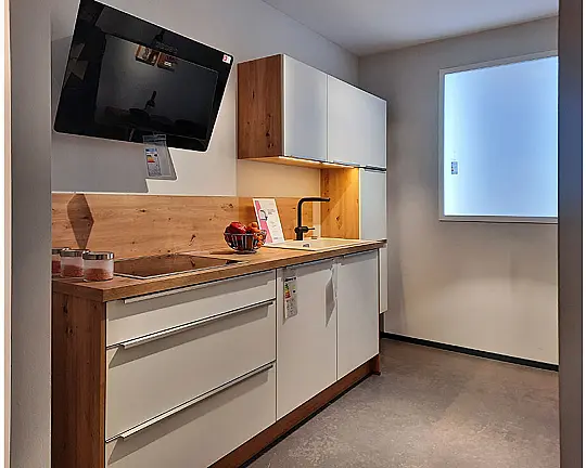 Küchenzeile mit Schrank u. Tisch - Cindy Silk seidenmatt