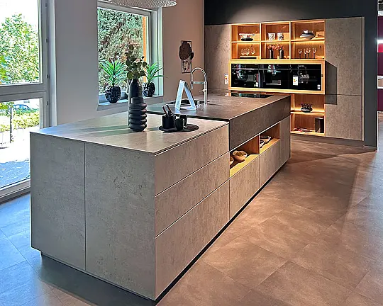 Moderne Küche mit Insellösung - NX950 Ceramic betongrau Nachbildung