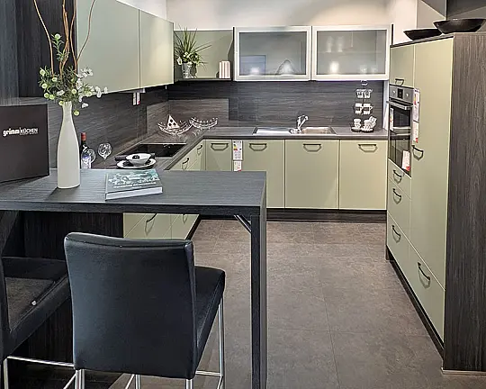L-Küche mit Schrank - Cindy Salbei seidenmatt