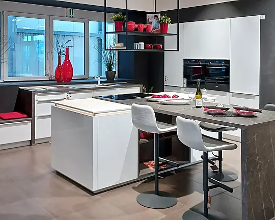 L-Küche mit Insel - UGL Uni Gloss Lacklaminat Hochglanz