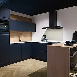 Nachtblauwe U-keuken