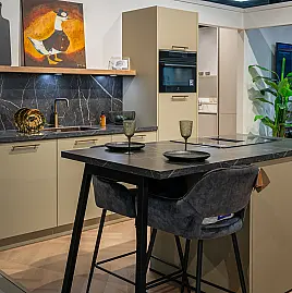 Omber natuur matlak eilandkeuken