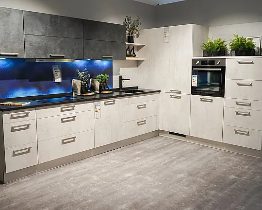 Moderne L-Küche mit Granit-Arbeitsplatte - Celine Beton-Optik K11