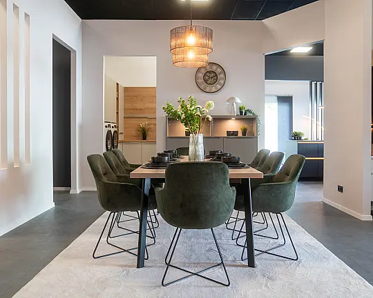 Stilvoller Esstisch – Wärme trifft modernes Design - Master Oak Nachbildung