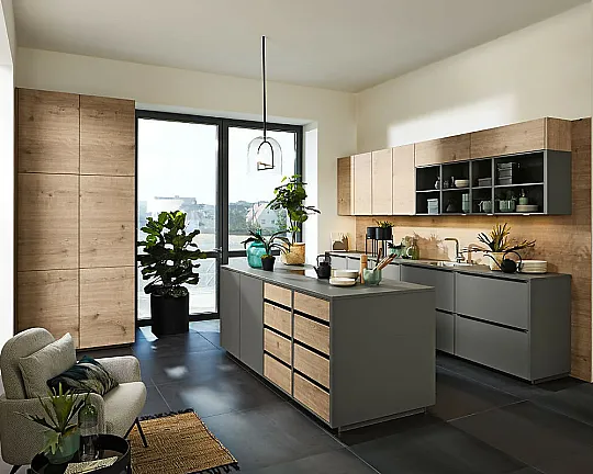 Moderne und Komfortable Inselküche in Quarzgrau matt und Vulkaneiche Farbkombination - Plus / Manhattan