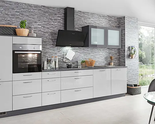 moderne Küchenzeile mit Einbaugeräten - Star