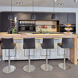 Koje 10 KH: Luxuriöse große Inselküche mit Granit Arbeitsplatte