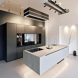 Schwebende Betonküche