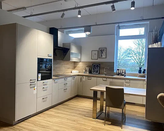 U-Küche inkl. NEFF Geräte - Easytouch 945