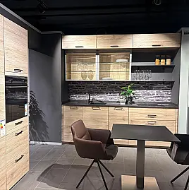 Elegante Küche in Eiche San Remo mit Keramik- Arbeitsplatte