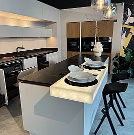 eine hochwertige Zeile mit Insel