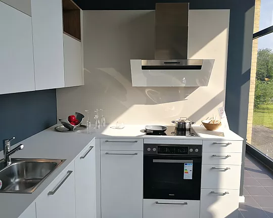 Hochwertige Rotpunkt Küche in weiß matt, HPL-Front - 2515 Zerox HPL