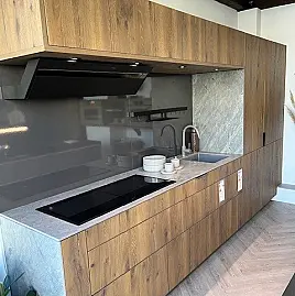 Küchenzeile in Balkeneiche 463 Smoke