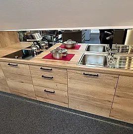 GLÜCKSGRIFF - 362cm Küchenzeile mit allem Drum-und-Dran mit Gaggenau-, Siemens- und Neff-Geräten