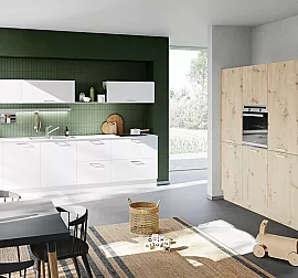 Musterküche: Häcker Moderne Küchenzeile weiß (Werbeblock)