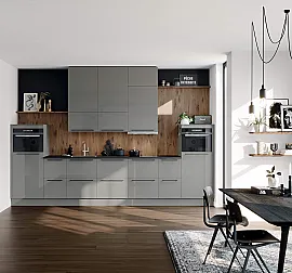 Musterküche: Häcker Moderne Küchenzeile grau Hochglanz (Werbeblock)