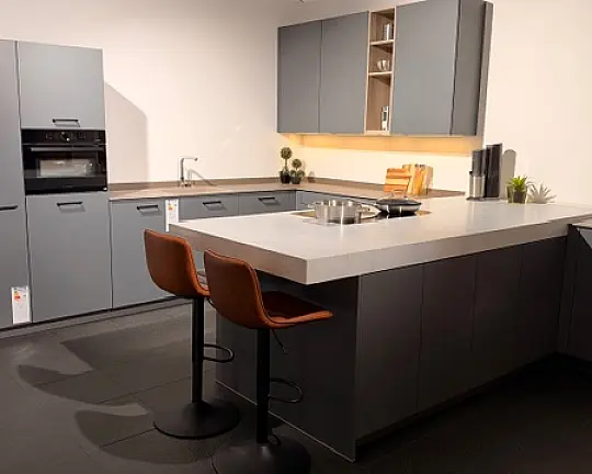 Dark Elegance - starke Kontraste, edle Materialien - ARTE-B in 3391 Night Green
