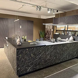 Nolte Neo Mamor schwarz Einbauküche - inkl. Markengeräte