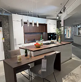 Prisma Trend Einbauküche weiß Hochglanz mit Insel - inkl Markengeräte