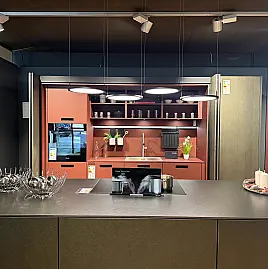 Elegante Küche mit Insel Schwarz Matt modern ausgestattet inkl. Dampfbackofen, Miele Kochfeldabzug und vielen Extras