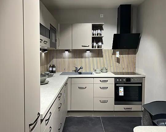 Impuls L-Küche IP3150 Cappuccino matt mit top Ausstatung und Geräten von AEG - Impuls L-Küche IP3150