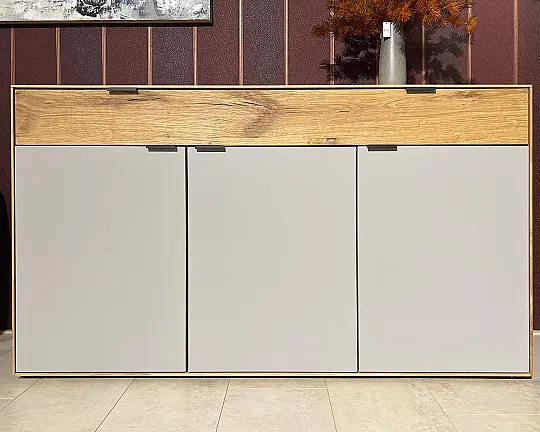wunderschönes, modernes Sideboard Holz grau kombiniert mit praktischem Stauraum & dunklen Griffen - Tucson Korpus Wildeiche gebürstet Lack Samtgrau