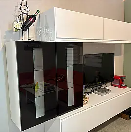 Stylische Wohnwand