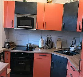 L-Küche mit Farbkontrast