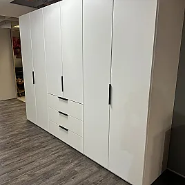 Drehtürenschrank in Polarweiß