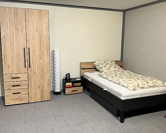 schönes Jugendzimmer in Anthrazit und Hickory Eiche Dekor - Qunit