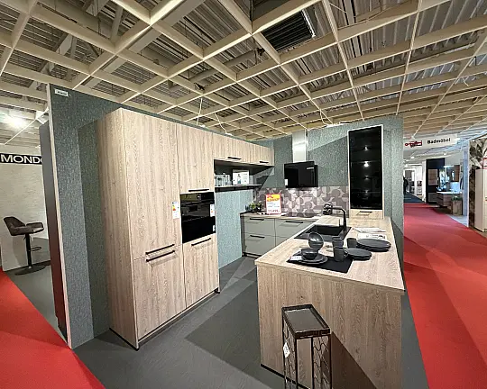 Moderne Nobilia Küche in Eiche Bergamo/Sand - Mondo Eiche Bergamo NB/ Sand Einbauküche