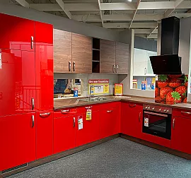 Musterküche: Express Küchen Moderne Küche in Marsrot Hochglanz