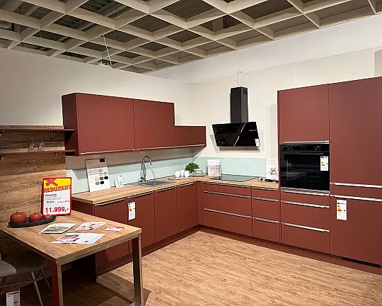 Moderne Nobilia Küche Mondo in Lacklaminat Rostrot seidenmatt - Moderne Nobilia Küche Mondo in Lacklaminat Rostrot seidenmatt