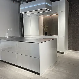 TOP Designer-Küche trifft auf Edelstahl