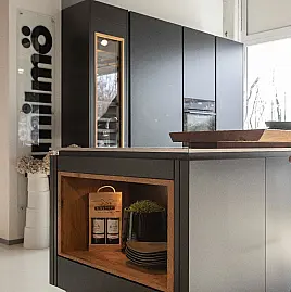 Luxus-Küche AV 6000 - matt schwarz mit Gaggenau & Bora