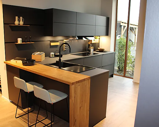 Ein Traum in Lavaschwarz - SGM Smartglas matt