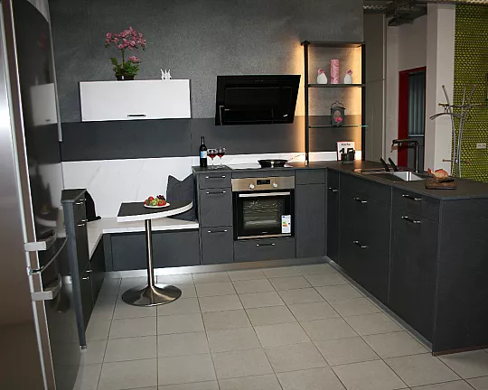 Küche 15 - Schwarz Stone Art mit Carrara - Stone Art