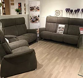 Dunkles hochwertiges mehrteiliges Couchsystem