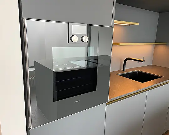 Luxus Backofen aus der Serie 400 in Anthrazit mit Türanschlag Rechts und mit tollem Zubehör | Backstein, Heizkörper, Teleskopauszug - BO470101