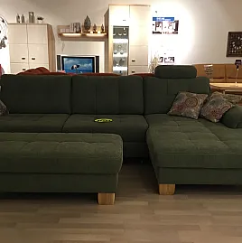 Große gemütliche Couchgarnitur in modernem Design