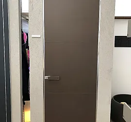 Wohnraum-Tür