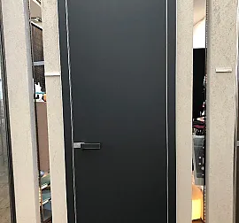 Wohnraum-Tür