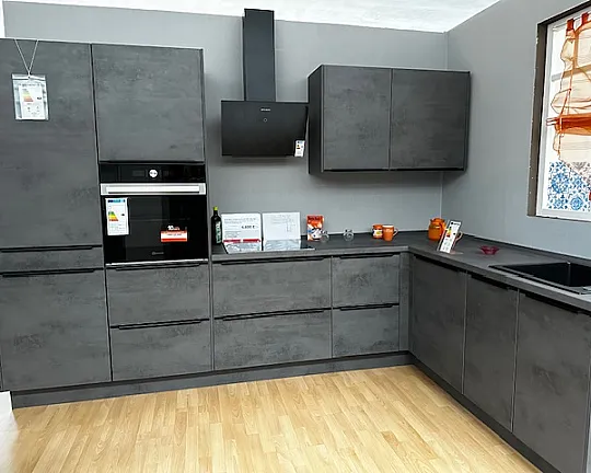 moderne L-Küche in edler Betonoptik schiefergrau inklusive E-Geräte - Riva Beton schiefergrau