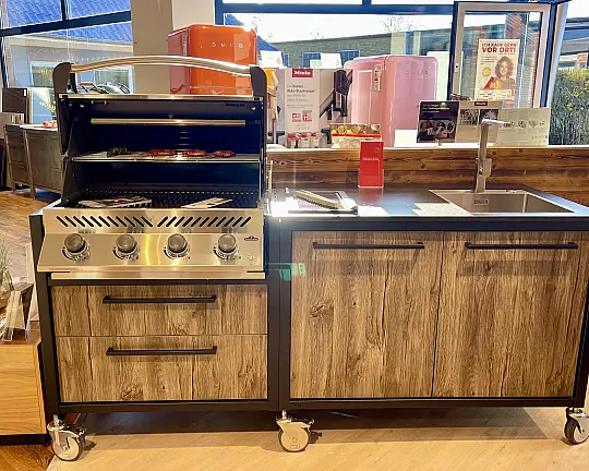 Burn Outdoor Kitchen Outdoor-Küche von Burnout & Napoleon Gasgrill PRO 500 - Modell Dark Oak - Rahmenfarbe schwarz