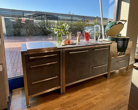 Burn Outdoor Kitchen Outdoor-Küche von Burnout & Keramikgrill Green Big Egg Large - Burn Outdoor Kitchen Modell Smoke - Rahmenfarbe ED gebürstet