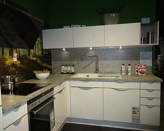 Moderne Küche Weiß Hochglanz mit Siemens Geräten inkl. Geschirrspüler - Sorrento Plus
