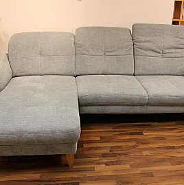 3-Sitzer-Couch besticht mit Gemütlichkeit durch Canapé und praktischer Kopfteilverstellung