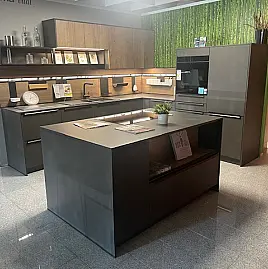 Hochwertige Lack Küche in Stahl dunkel