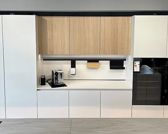 Moderne Designerküche mit absoluter Luxusausstattung - nx670