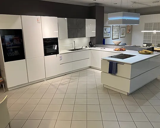 Designküche mit Hochwertausstattung - Systemat AV2130GL - V693